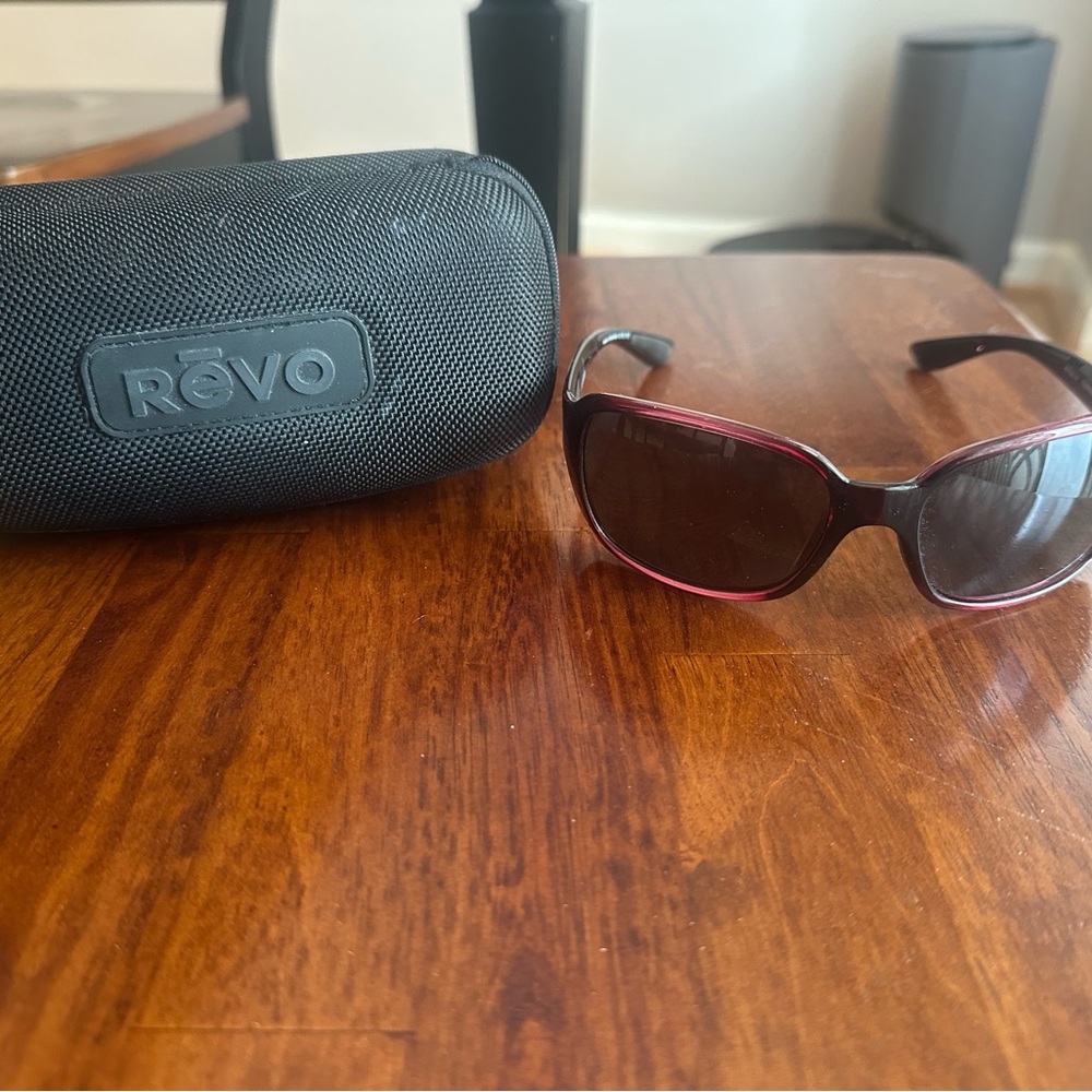 Revo Maroon and Black Polarized Fairway Sunglasses Never worn